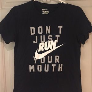 Nike graphic shirt M